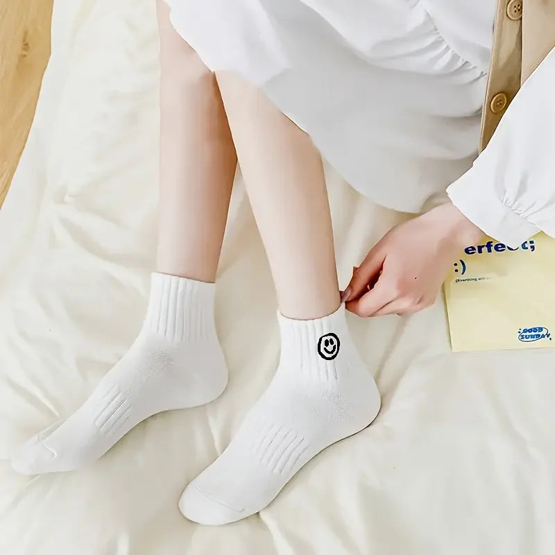 Cartoon Face Short Socks – 5 Pairs Unisex Street Style – Elegant Men's Accessory | Accessorio Uomo Elegante