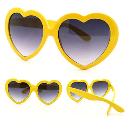 Heart Shaped Sunglasses – Oversized Retro Love UV400 Shades – Elegant Men's Accessory | Accessorio Uomo Elegante