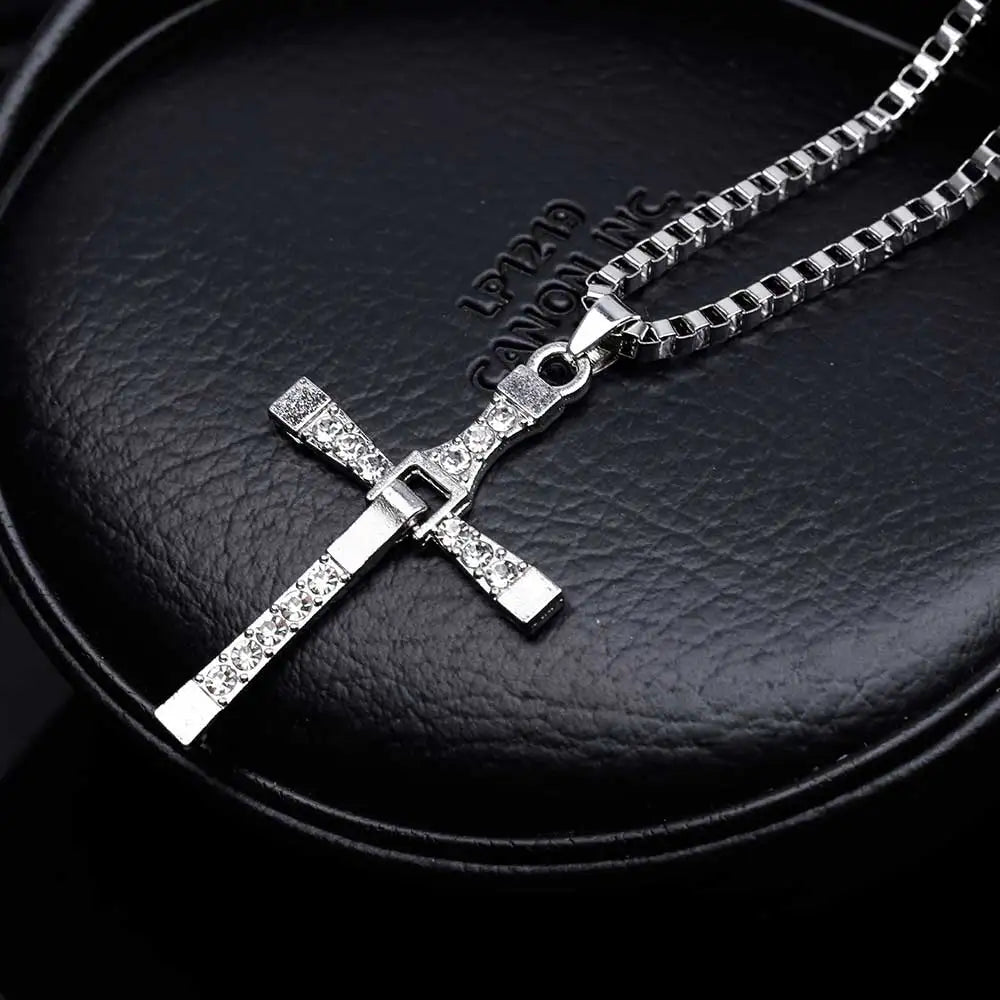 Toretto Cross Pendant Necklace – Fast & Furious Inspired Jewelry for Men – Elegant Men's Accessory | Accessorio Uomo Elegante