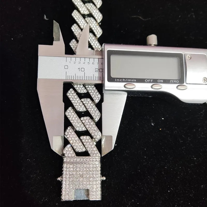 20mm Rhombus Cuban Chain Necklace – Bold Steel Statement Piece – Elegant Men's Accessory | Accessorio Uomo Elegante