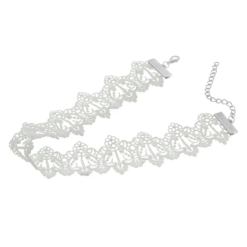 DRAVEN — Black & White Lace Choker – Elegant Statement Necklace for Women