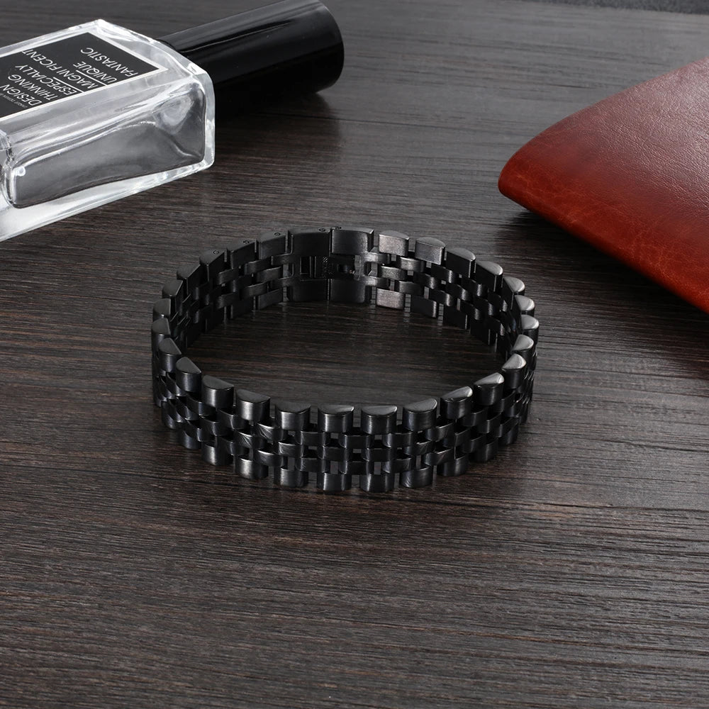 DRAVEN — Gold Stainless Steel Wristband Bracelet