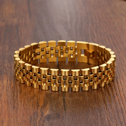 Gold Stainless Steel Wristband Bracelet – Elegant Men's Accessory | Accessorio Uomo Elegante