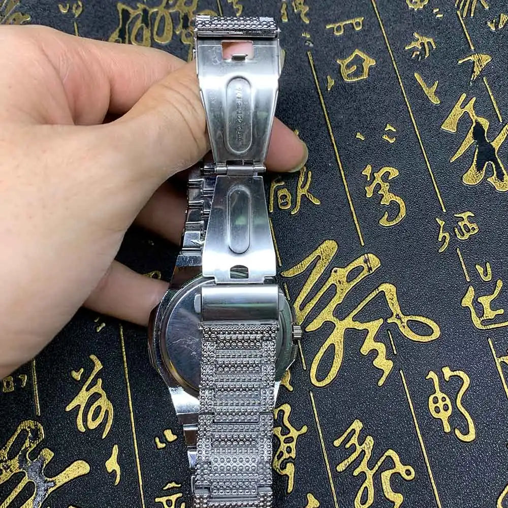 Eternal Glow – Unisex Crystal-Accented Stainless Steel Watch – Elegant Men's Accessory | Accessorio Uomo Elegante