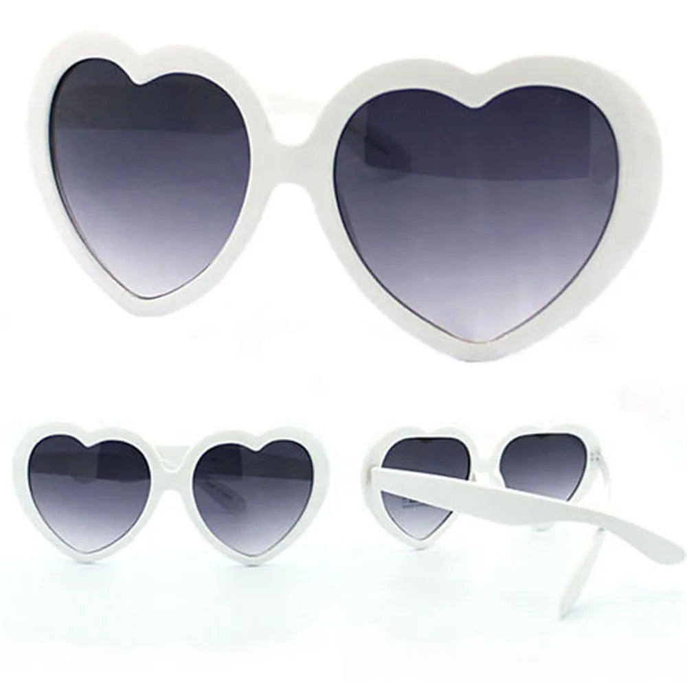 Heart Shaped Sunglasses – Oversized Retro Love UV400 Shades – Elegant Men's Accessory | Accessorio Uomo Elegante