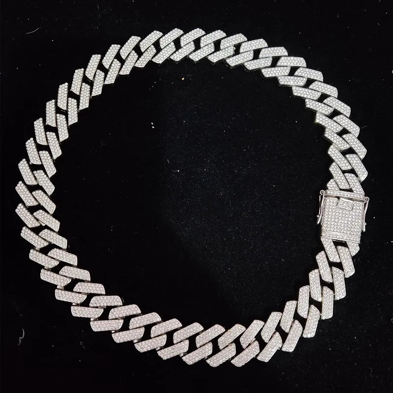 20mm Rhombus Cuban Chain Necklace – Bold Steel Statement Piece – Elegant Men's Accessory | Accessorio Uomo Elegante