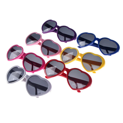 Heart Shaped Sunglasses – Oversized Retro Love UV400 Shades – Elegant Men's Accessory | Accessorio Uomo Elegante