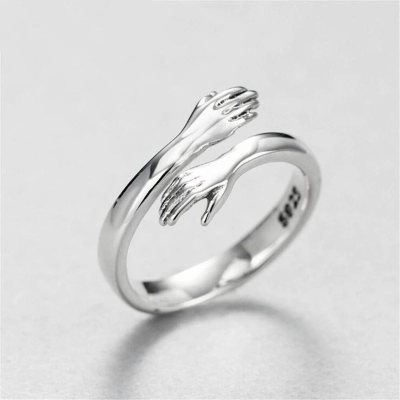 Romantic Love Hug Hand Ring – Elegant Men's Accessory | Accessorio Uomo Elegante