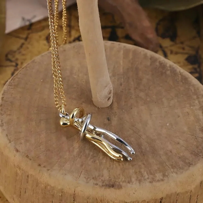 Embrace Couple Pendant Necklace – Punk Hug Jewelry for Men and Women – Elegant Men's Accessory | Accessorio Uomo Elegante