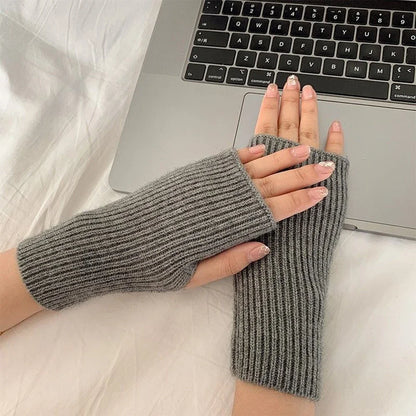 Plush Half Finger Gloves – Women’s Warm Winter Style – Elegant Men's Accessory | Accessorio Uomo Elegante