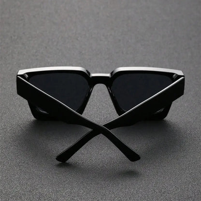 Millionaire Square Sunglasses – Retro Black Luxury 2025 – Elegant Men's Accessory | Accessorio Uomo Elegante
