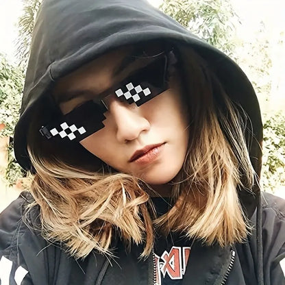 Pixel Mosaic Sunglasses – Retro Party Gamer Shades (2PCS) – Elegant Men's Accessory | Accessorio Uomo Elegante