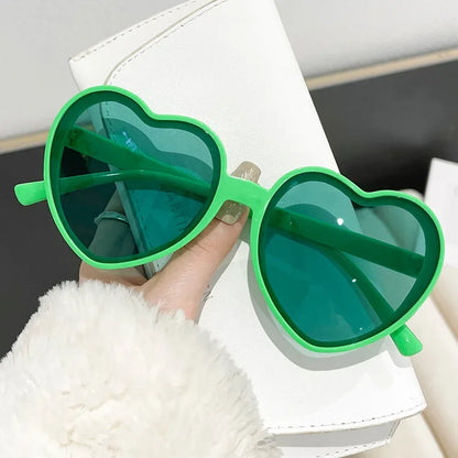 Heart Cat Eye Sunglasses – Retro Love Frame UV400 Shades – Elegant Men's Accessory | Accessorio Uomo Elegante