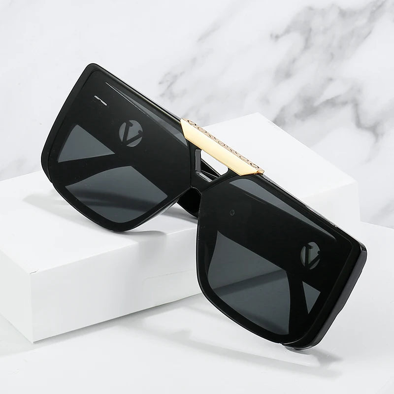 Large Square Street Sunglasses – Designer Travel Style – Elegant Men's Accessory | Accessorio Uomo Elegante