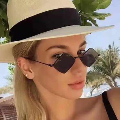 Diamond Frame Sunglasses – Elegant Men's Accessory | Accessorio Uomo Elegante