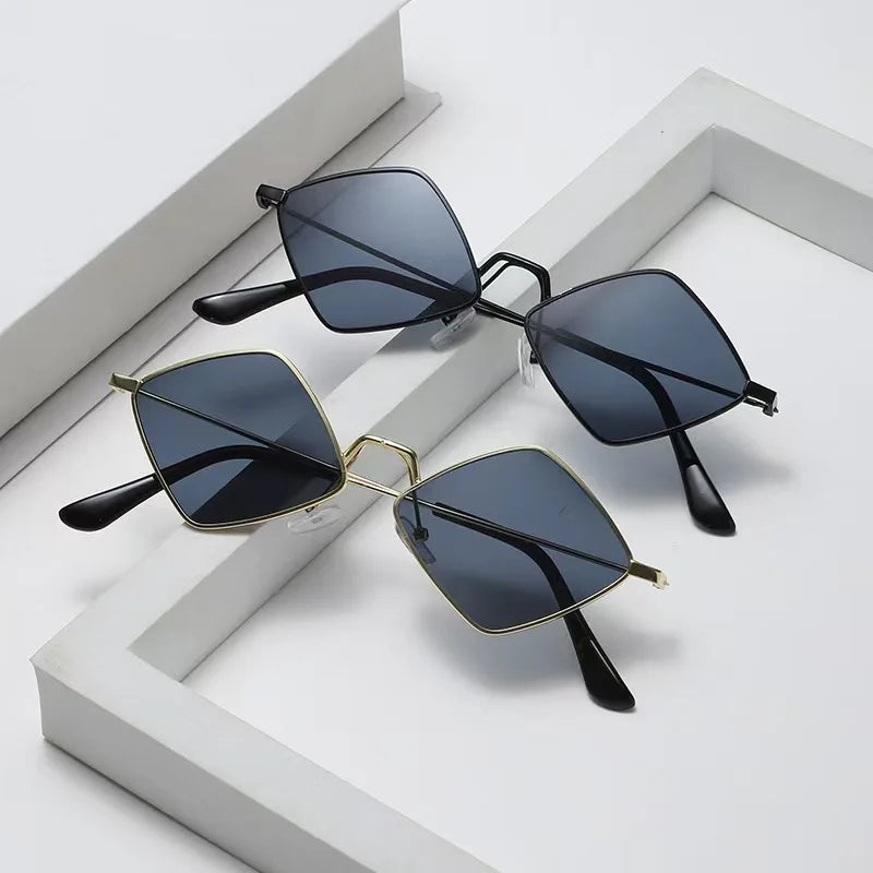 Diamond Frame Sunglasses – Elegant Men's Accessory | Accessorio Uomo Elegante