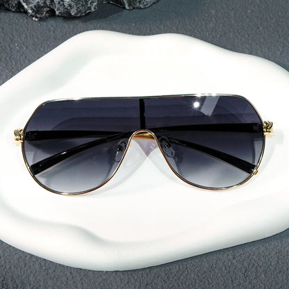 Summer Essential Sunglasses – Stylish Daily Protection – Elegant Men's Accessory | Accessorio Uomo Elegante