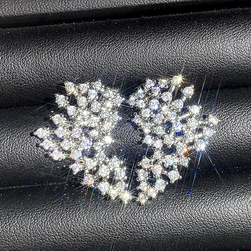 European Light Luxury Statement Earrings – Elegant Men's Accessory | Accessorio Uomo Elegante