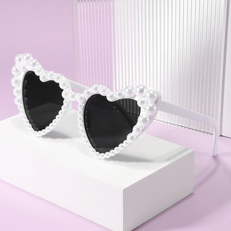 Pearl Heart Sunglasses – Luxury Shimmer Love Bling Eyewear – Elegant Men's Accessory | Accessorio Uomo Elegante