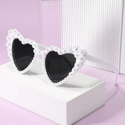 Pearl Heart Sunglasses – Luxury Shimmer Love Bling Eyewear – Elegant Men's Accessory | Accessorio Uomo Elegante