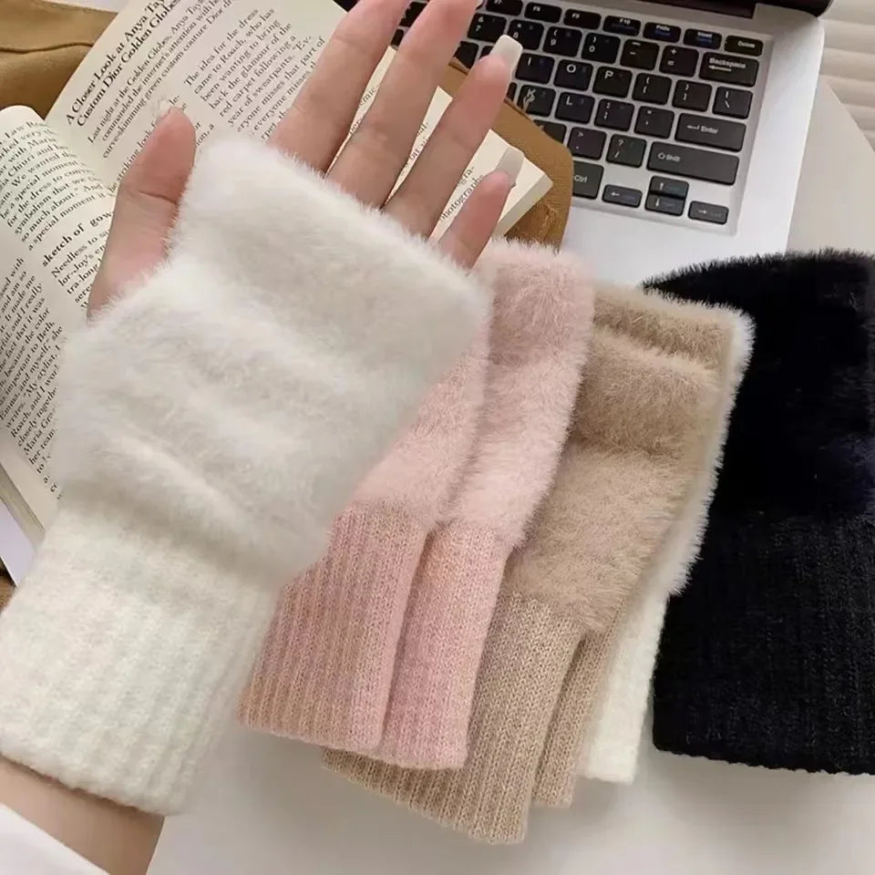 Plush Knitted Fingerless Gloves – Women’s Soft Winter Style – Elegant Men's Accessory | Accessorio Uomo Elegante
