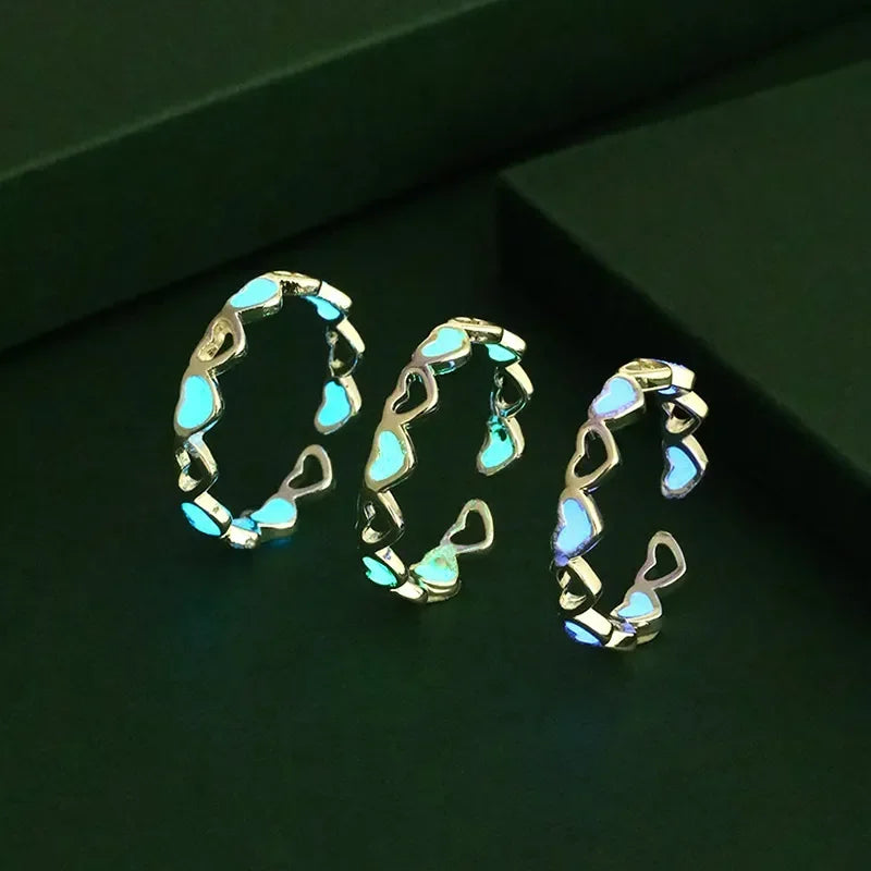 Luminous Heart Glow Ring – Elegant Men's Accessory | Accessorio Uomo Elegante