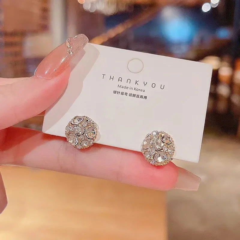 Magnetic Crystal Diamond Ear Clips – Elegant Men's Accessory | Accessorio Uomo Elegante