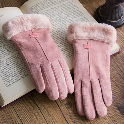 Cute Furry Mittens – Women’s Warm Winter Style – Elegant Men's Accessory | Accessorio Uomo Elegante