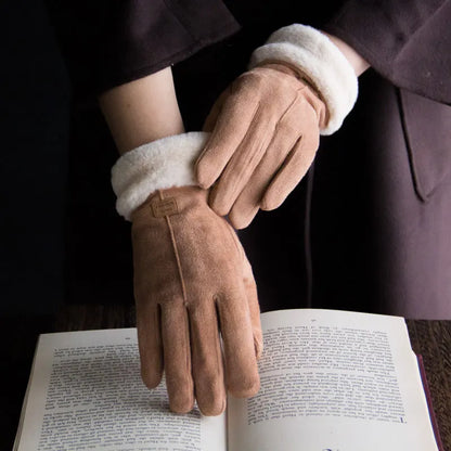 Cute Furry Mittens – Women’s Warm Winter Style – Elegant Men's Accessory | Accessorio Uomo Elegante