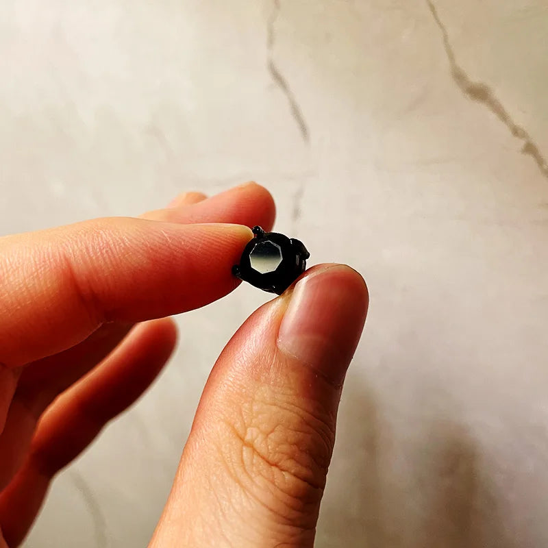 DRAVEN — Glass Crystal Magnetic Stud Earrings