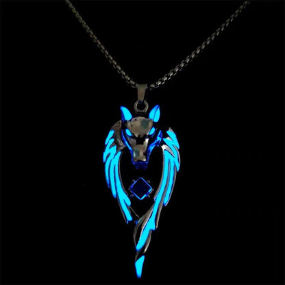 Glowing Wolf Pendant Necklace – Vintage Punk Jewelry for Men – Elegant Men's Accessory | Accessorio Uomo Elegante