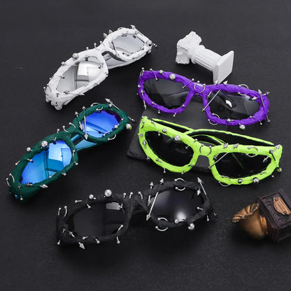 Twisted Frame Sunglasses – Handmade Y2K Retro Shades – Elegant Men's Accessory | Accessorio Uomo Elegante