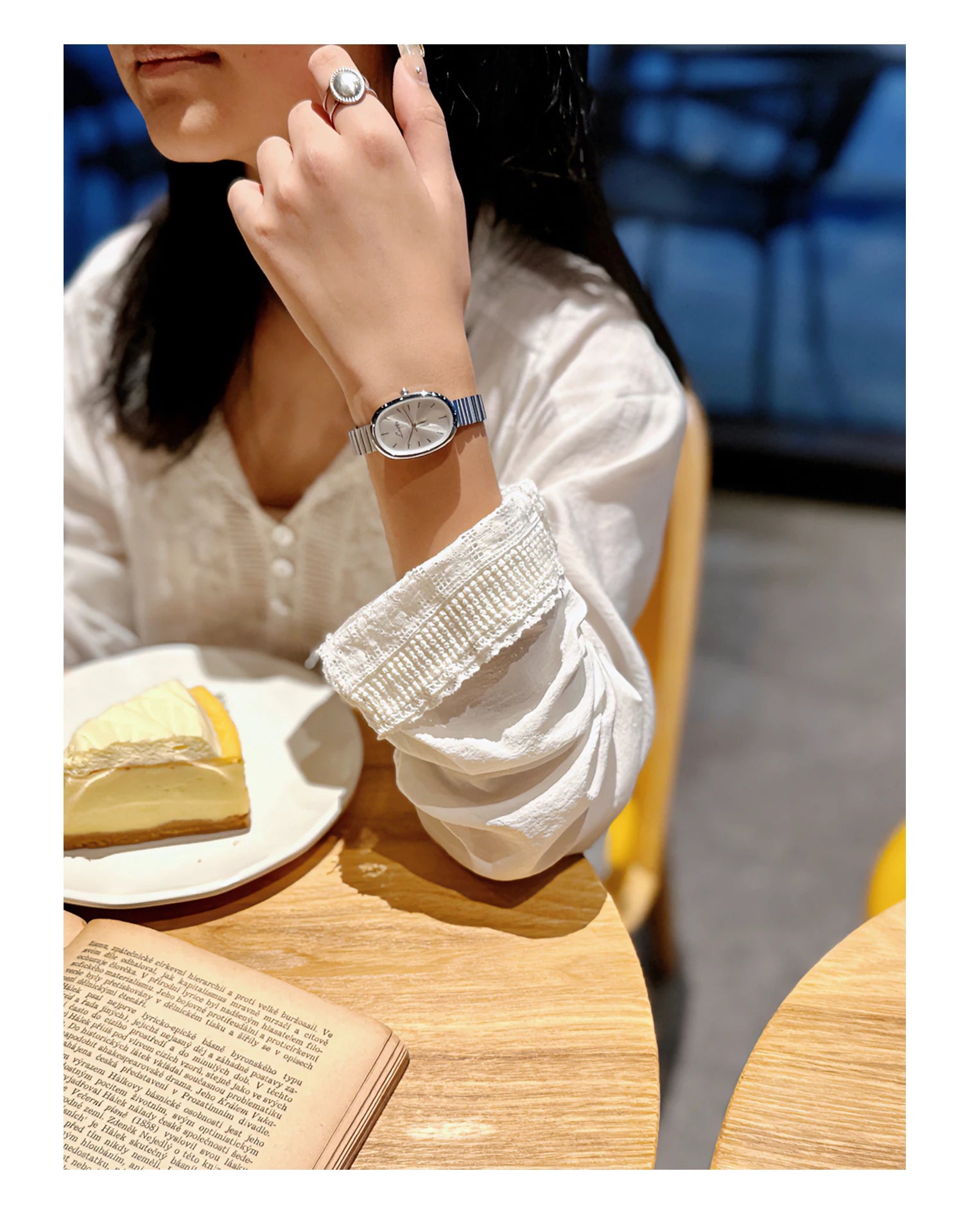 Golden Grace – Women’s Vintage Bracelet Watch in Luxury INS Style – Elegant Men's Accessory | Accessorio Uomo Elegante