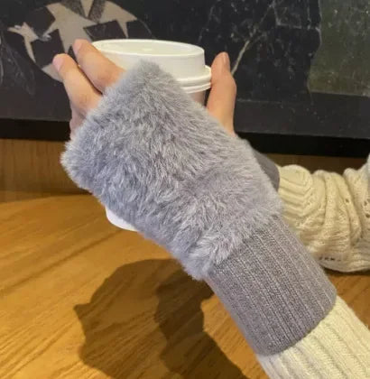 Plush Knitted Fingerless Gloves – Women’s Soft Winter Style – Elegant Men's Accessory | Accessorio Uomo Elegante