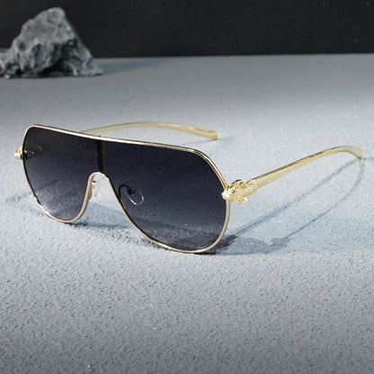 Summer Essential Sunglasses – Stylish Daily Protection – Elegant Men's Accessory | Accessorio Uomo Elegante