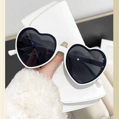 Pink Heart Sunglasses – Candy Vintage Big Frame UV400 Shades – Elegant Men's Accessory | Accessorio Uomo Elegante