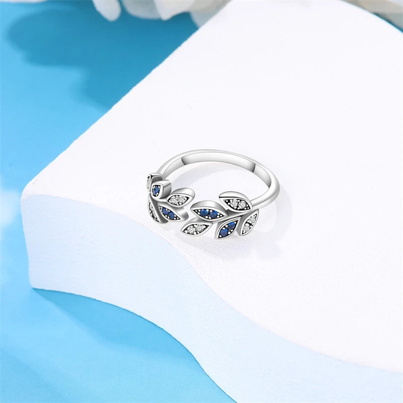 Blue Zircon Butterfly Silver Ring – Elegant Men's Accessory | Accessorio Uomo Elegante