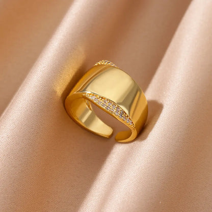 Gold Geometric Zircon Crystal Ring – Elegant Men's Accessory | Accessorio Uomo Elegante