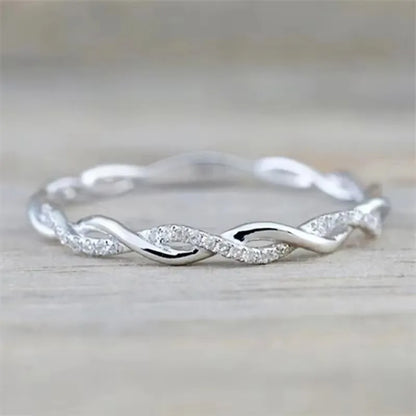 Twist Design Cubic Zircon Ring – Elegant Men's Accessory | Accessorio Uomo Elegante