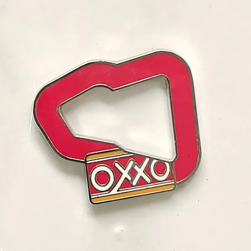 DRAVEN — Virgin Mary Metal Pin – Retro Baseball Cap Brooch