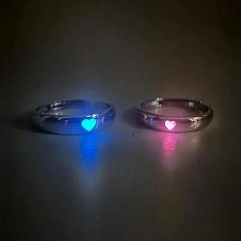 Luminous Heart Glow Ring – Elegant Men's Accessory | Accessorio Uomo Elegante