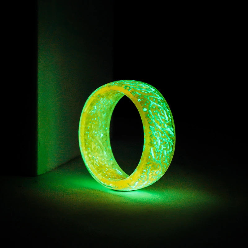 Colorful Luminous Resin Ring – Elegant Men's Accessory | Accessorio Uomo Elegante