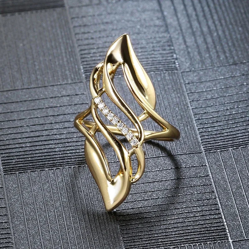 Modern Geometric Hollow Ring – Elegant Men's Accessory | Accessorio Uomo Elegante