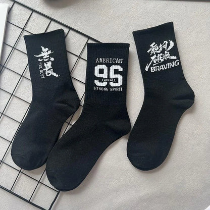 5/10 Pairs Long Street Socks – Black & White Unisex Style