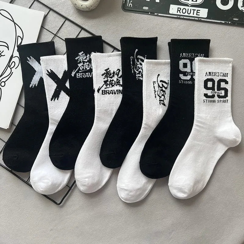 DRAVEN — 5/10 Pairs Long Street Socks – Black & White Unisex Style