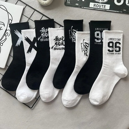 5/10 Pairs Long Street Socks – Black & White Unisex Style