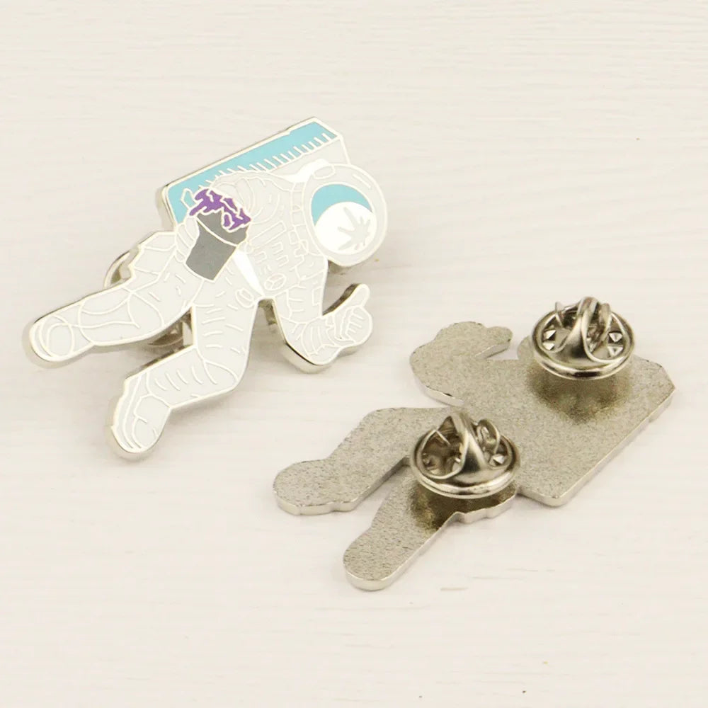 DRAVEN — Virgin Mary Metal Pin – Retro Baseball Cap Brooch