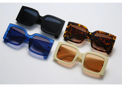 Large Square Sunglasses – Retro Gradient UV400 Eyewear – Elegant Men's Accessory | Accessorio Uomo Elegante