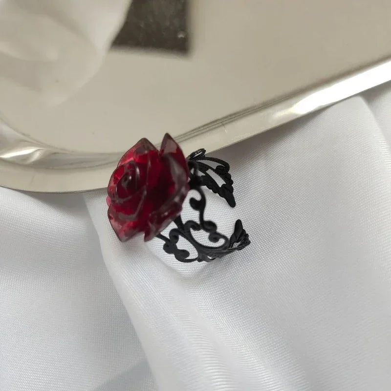 Punk Gothic Red Rose Ring – Elegant Men's Accessory | Accessorio Uomo Elegante