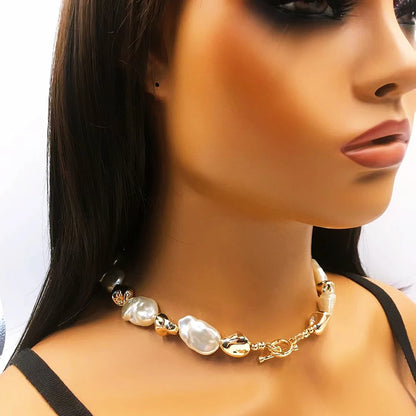 Palace Style Pearl Necklace – Elegant and Noble Jewelry for Women – Elegant Men's Accessory | Accessorio Uomo Elegante